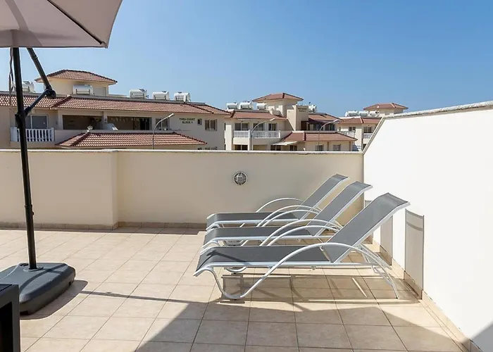 Penthouse - Sleeps 4 - Sea Views Apartment *