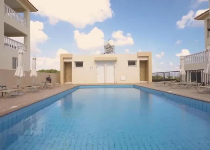 Apartment Penthouse - Sleeps 4 - Sea Views Paralimni