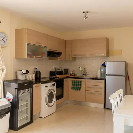 Апартаменты Penthouse Sleeps 4 - Sea Views Pool Паралимни