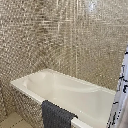 Penthouse Sleeps 4 - Sea Views Pool Апартаменты