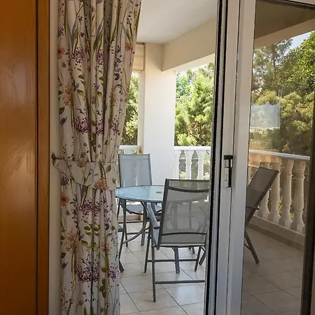 Апартаменты Penthouse Sleeps 4 - Sea Views Pool