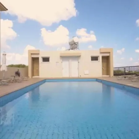 Апартаменты Penthouse Sleeps 4 - Sea Views Pool Паралимни