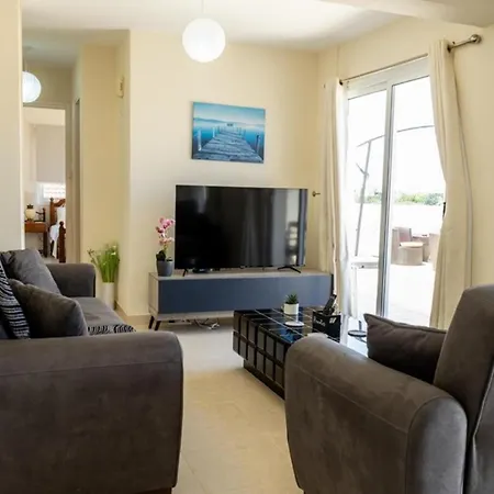 Penthouse Sleeps 4 - Sea Views Pool Апартаменты *