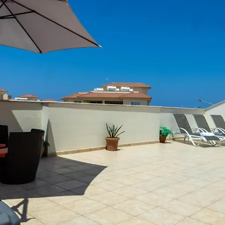 Penthouse Sleeps 4 - Sea Views Pool Апартаменты Паралимни