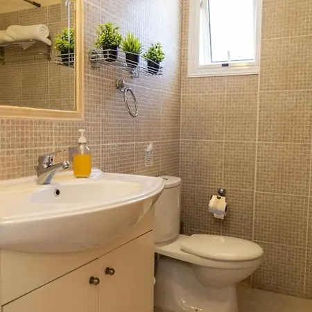 Апартаменты Penthouse Sleeps 4 - Sea Views Pool