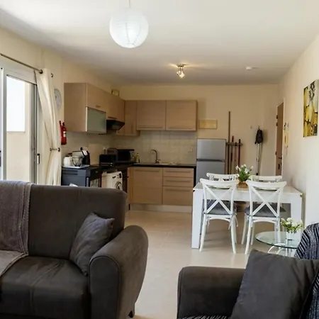Penthouse Sleeps 4 - Sea Views Pool Апартаменты Паралимни