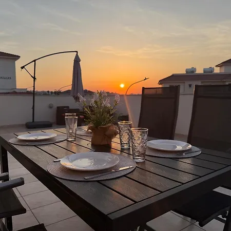Penthouse Sleeps 4 - Sea Views Pool Апартаменты Паралимни