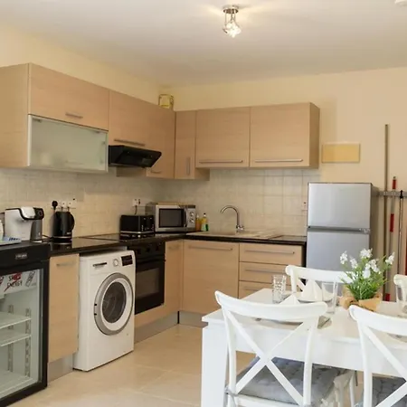 Penthouse Sleeps 4 - Sea Views Pool Апартаменты *