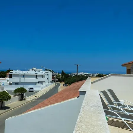 Penthouse Sleeps 4 - Sea Views Pool *