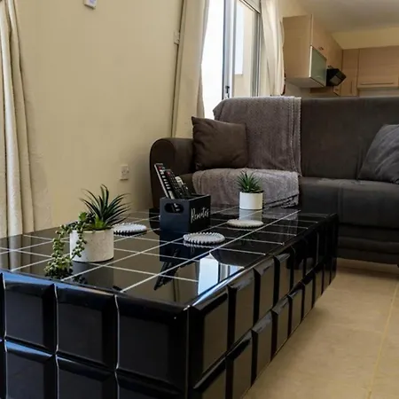 Penthouse Sleeps 4 - Sea Views Pool Апартаменты Паралимни