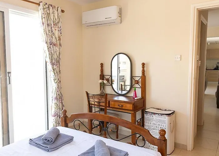 Penthouse - Sleeps 4 - Sea Views